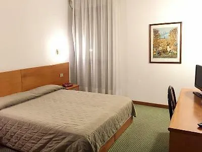 Hotel La Fenice 4*